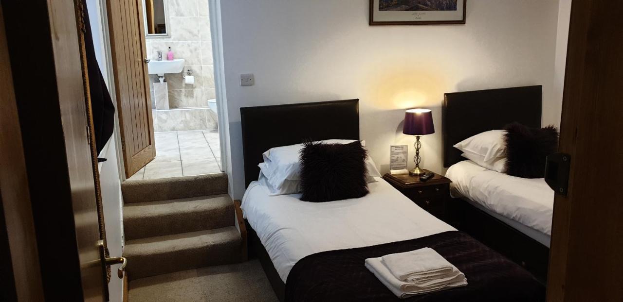 The Spread Eagle Hotel Jedburgh Bagian luar foto